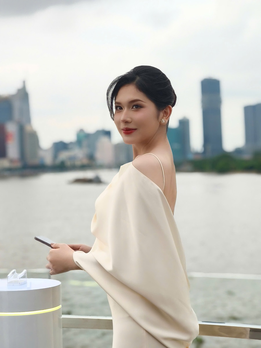 Find X9 Series camera tele Hasselblad 200MP, ra mắt ấn tượng tại Việt Nam như một nữ hoàng - z7170924223959 0563afa145c3d47bcb9cfabbf69d5805