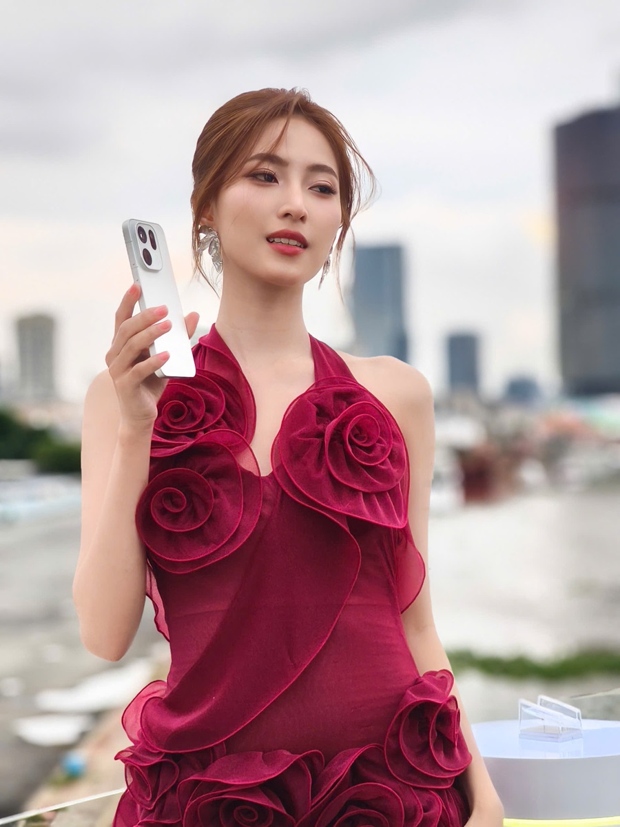 Find X9 Series camera tele Hasselblad 200MP, ra mắt ấn tượng tại Việt Nam như một nữ hoàng - z7170924247921 30afada64d201a694380797aa8d1bf44