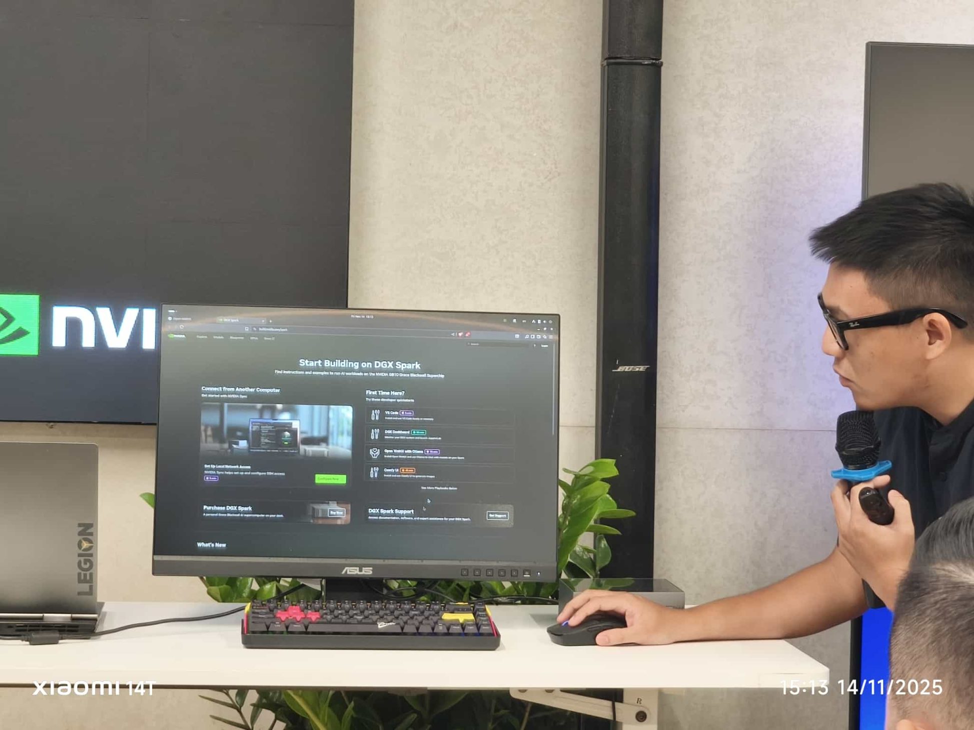 Ra mắt ASUS Ascent GX10 – siêu máy tính AI dành cho chuyên gia, kỹ sư, sinh viên nghiên cứu dữ liệu, phát triển AI 6 Ra mắt ASUS Ascent GX10 – siêu máy tính AI dành cho chuyên gia, kỹ sư, sinh viên nghiên cứu dữ liệu, phát triển AI - 244eafdf e042 4052 8735 edd6483b6f41