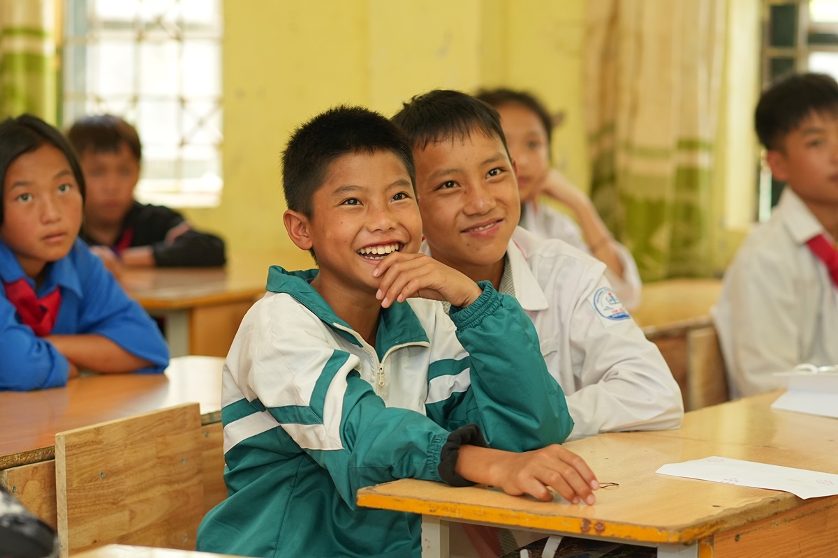 FPT cùng LG trao tặng công nghệ, kết nối tri thức cho học sinh vùng khó - Anh 03