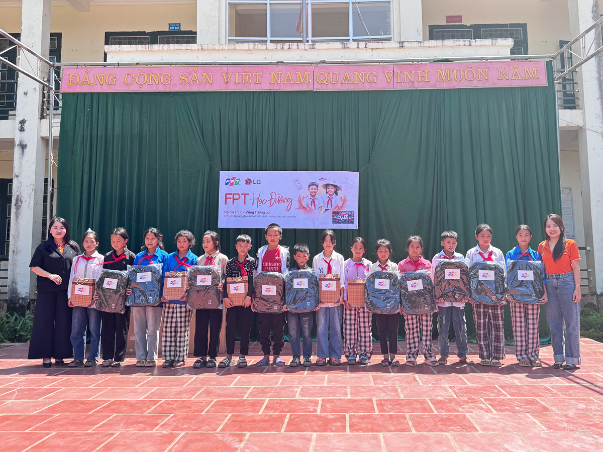 FPT cùng LG trao tặng công nghệ, kết nối tri thức cho học sinh vùng khó - Anh 04 1