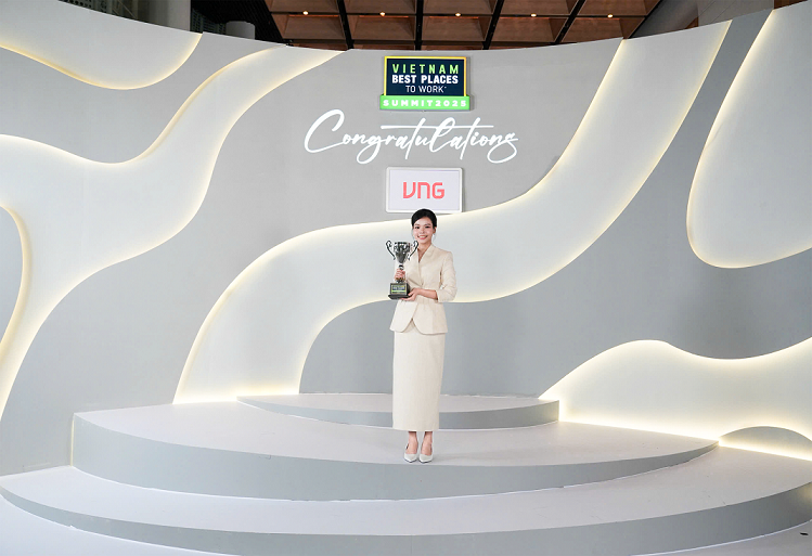 VNG tiếp tục vào danh sách 35 Nơi Làm Việc Tốt Nhất Việt Nam 2025 1 VNG tiếp tục vào danh sách 35 Nơi Làm Việc Tốt Nhất Việt Nam 2025 - Ba Tran Xuan Ngoc Thao Giam doc Nhan su va Truyen thong VNG.png
