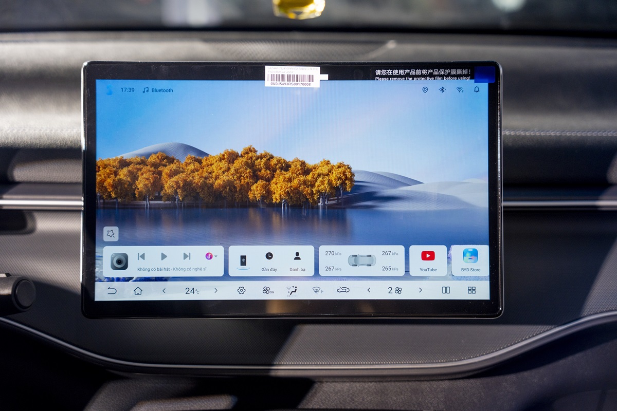 BYD NEG Phú Quốc mở bán BYD Seal 5, khách hàng nhận xe ngay trong ngày đầu 3 BYD NEG Phú Quốc mở bán BYD Seal 5, khách hàng nhận xe ngay trong ngày đầu - CAM09374 1