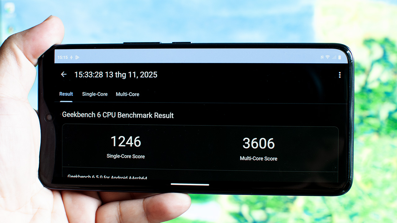 vivo V60 5G: Pin "trâu" trong thân máy mảnh mai, camera ấn tượng, thoải mái giải trí, sáng tạo nội dung số 15 vivo V60 5G: Pin "trâu" trong thân máy mảnh mai, camera ấn tượng, thoải mái giải trí, sáng tạo nội dung số - DSC0016
