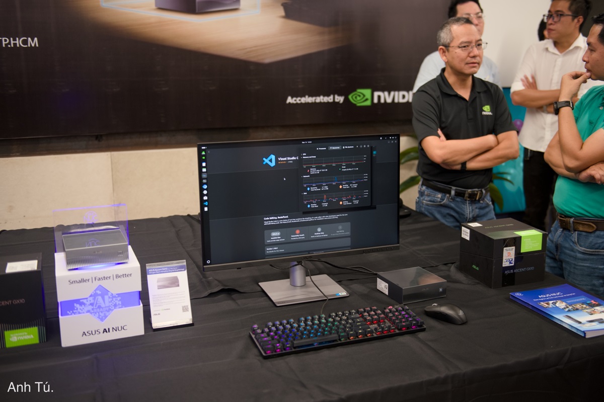 Ra mắt ASUS Ascent GX10 – siêu máy tính AI dành cho chuyên gia, kỹ sư, sinh viên nghiên cứu dữ liệu, phát triển AI 5 Ra mắt ASUS Ascent GX10 – siêu máy tính AI dành cho chuyên gia, kỹ sư, sinh viên nghiên cứu dữ liệu, phát triển AI - DSC 3115