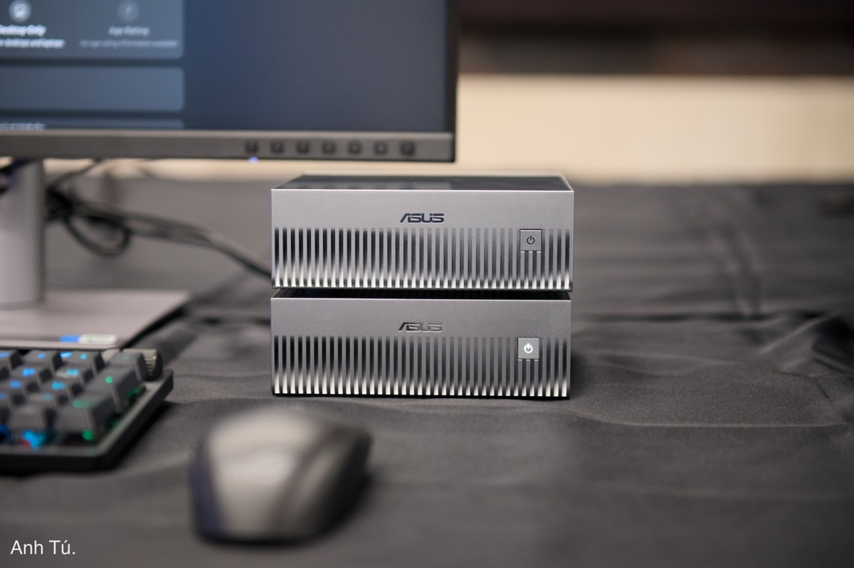 Ra mắt ASUS Ascent GX10 – siêu máy tính AI dành cho chuyên gia, kỹ sư, sinh viên nghiên cứu dữ liệu, phát triển AI 2 Ra mắt ASUS Ascent GX10 – siêu máy tính AI dành cho chuyên gia, kỹ sư, sinh viên nghiên cứu dữ liệu, phát triển AI - DSC 3120