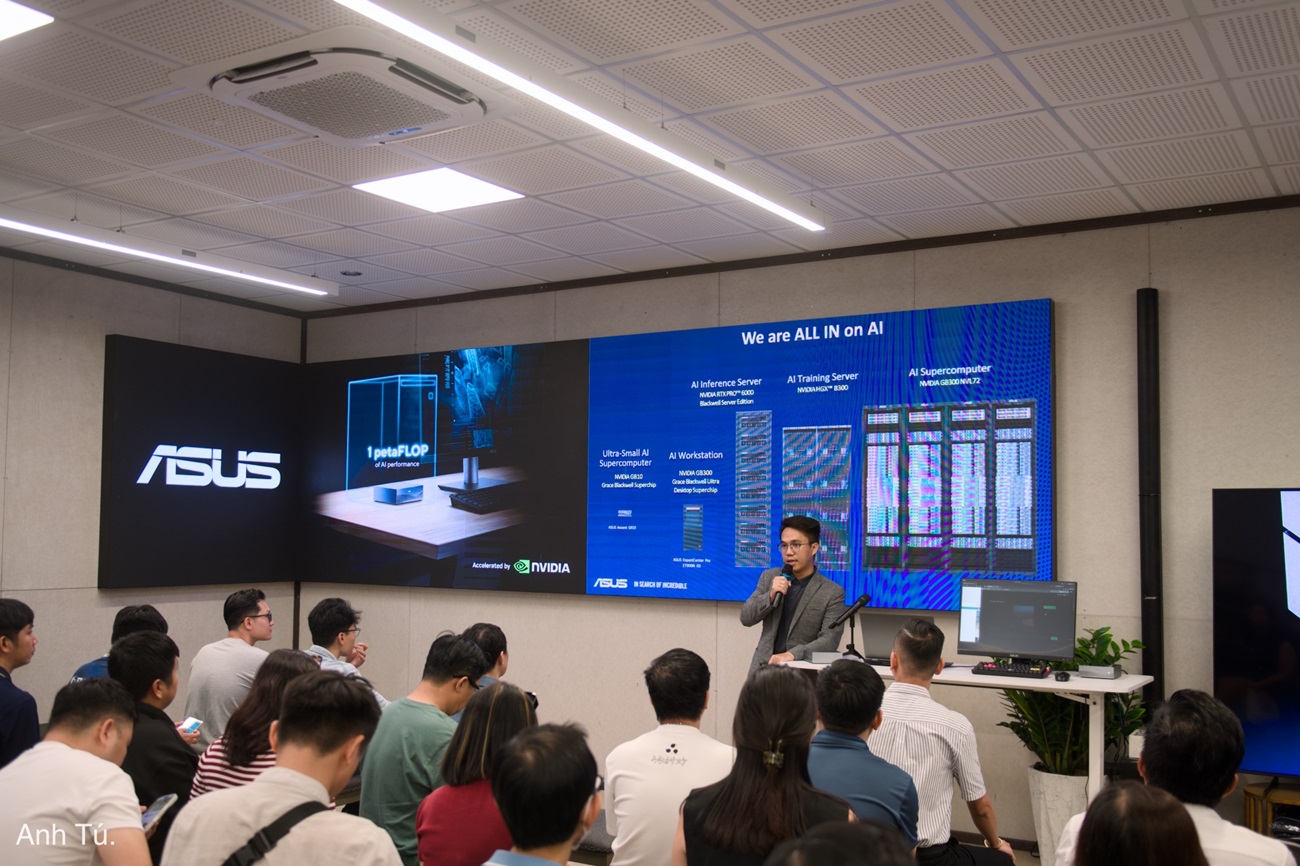 Ra mắt ASUS Ascent GX10 – siêu máy tính AI dành cho chuyên gia, kỹ sư, sinh viên nghiên cứu dữ liệu, phát triển AI 1 Ra mắt ASUS Ascent GX10 – siêu máy tính AI dành cho chuyên gia, kỹ sư, sinh viên nghiên cứu dữ liệu, phát triển AI - DSC 3175