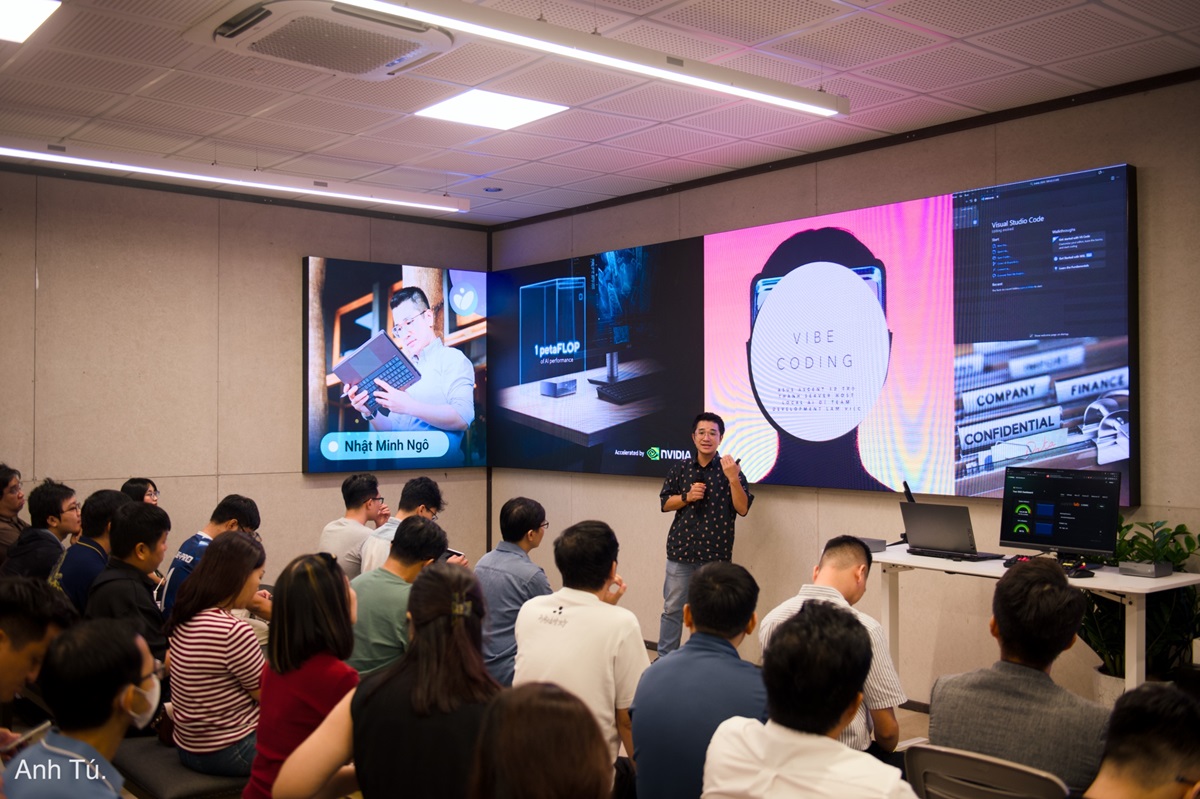 Ra mắt ASUS Ascent GX10 – siêu máy tính AI dành cho chuyên gia, kỹ sư, sinh viên nghiên cứu dữ liệu, phát triển AI 3 Ra mắt ASUS Ascent GX10 – siêu máy tính AI dành cho chuyên gia, kỹ sư, sinh viên nghiên cứu dữ liệu, phát triển AI - DSC 3385