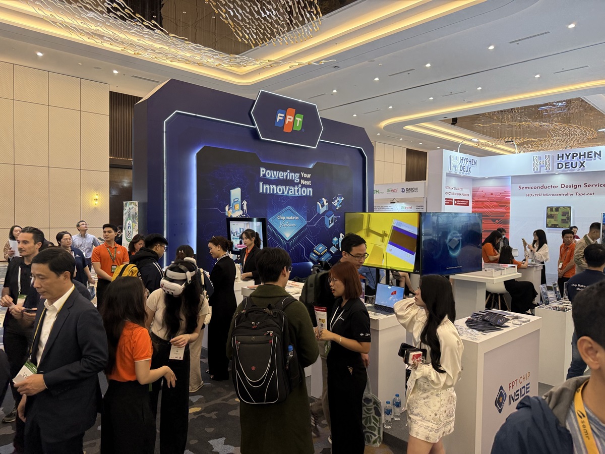 FPT nhận giải thưởng Doanh nghiệp Bán dẫn xuất sắc Việt Nam 2025 1 FPT nhận giải thưởng Doanh nghiệp Bán dẫn xuất sắc Việt Nam 2025 - FPT trinh dien he sinh thai ban dan chu de Khoi nguon sang tao Doi moi tuong lai