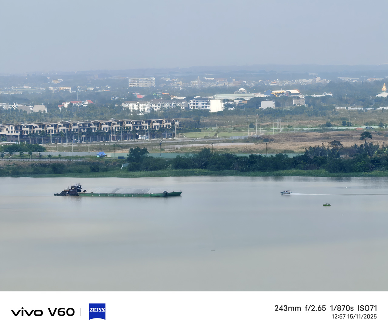 vivo V60 5G: Pin "trâu" trong thân máy mảnh mai, camera ấn tượng, thoải mái giải trí, sáng tạo nội dung số 12 vivo V60 5G: Pin "trâu" trong thân máy mảnh mai, camera ấn tượng, thoải mái giải trí, sáng tạo nội dung số - IMG 20251115 125756