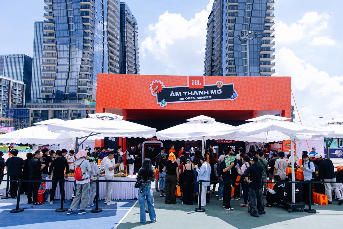 JBL ra mắt 3 dòng tai nghe mở, thời trang, âm thanh chất lượng, cho người năng động, cá tính 12 JBL ra mắt 3 dòng tai nghe mở, thời trang, âm thanh chất lượng, cho người năng động, cá tính - JBL 146