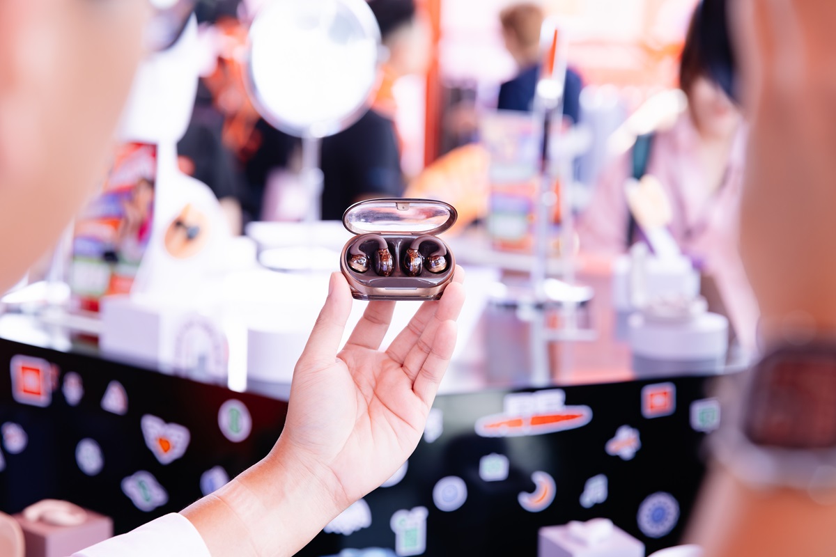 JBL ra mắt 3 dòng tai nghe mở, thời trang, âm thanh chất lượng, cho người năng động, cá tính 7 JBL ra mắt 3 dòng tai nghe mở, thời trang, âm thanh chất lượng, cho người năng động, cá tính - JBL 168