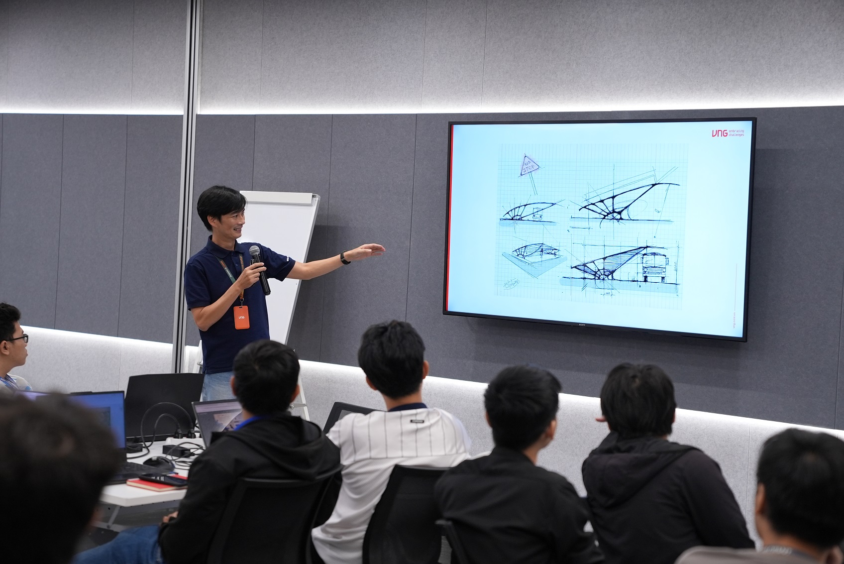 VNG tiếp tục vào danh sách 35 Nơi Làm Việc Tốt Nhất Việt Nam 2025 3 VNG tiếp tục vào danh sách 35 Nơi Làm Việc Tốt Nhất Việt Nam 2025 - Mon hoc Phat trien Ky nang Lap trinh Game ung dung trong thuc te hop tac giua VNG va Truong Dai hoc Cong nghe Thong tin duoc dao tao tai VNG Campus