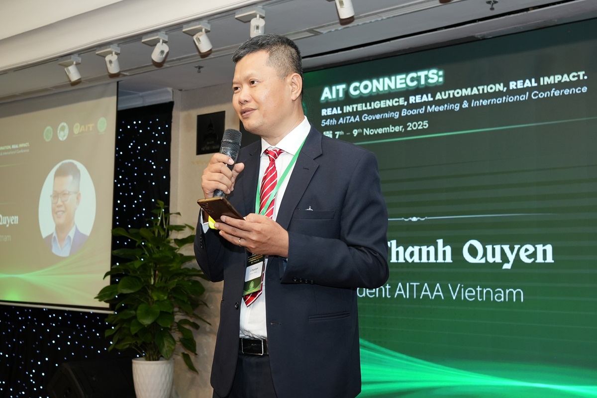 AIT CONNECTS 2025: Hội thảo quốc tế về Trí tuệ thật, Tự động hóa thật và Tác động thật - Mr.Le Thanh Quyen Chu Tich Hoi Cuu Sinh Vien AIT Dai Dien Phat Bieu Khai Mac Chuong Trinh