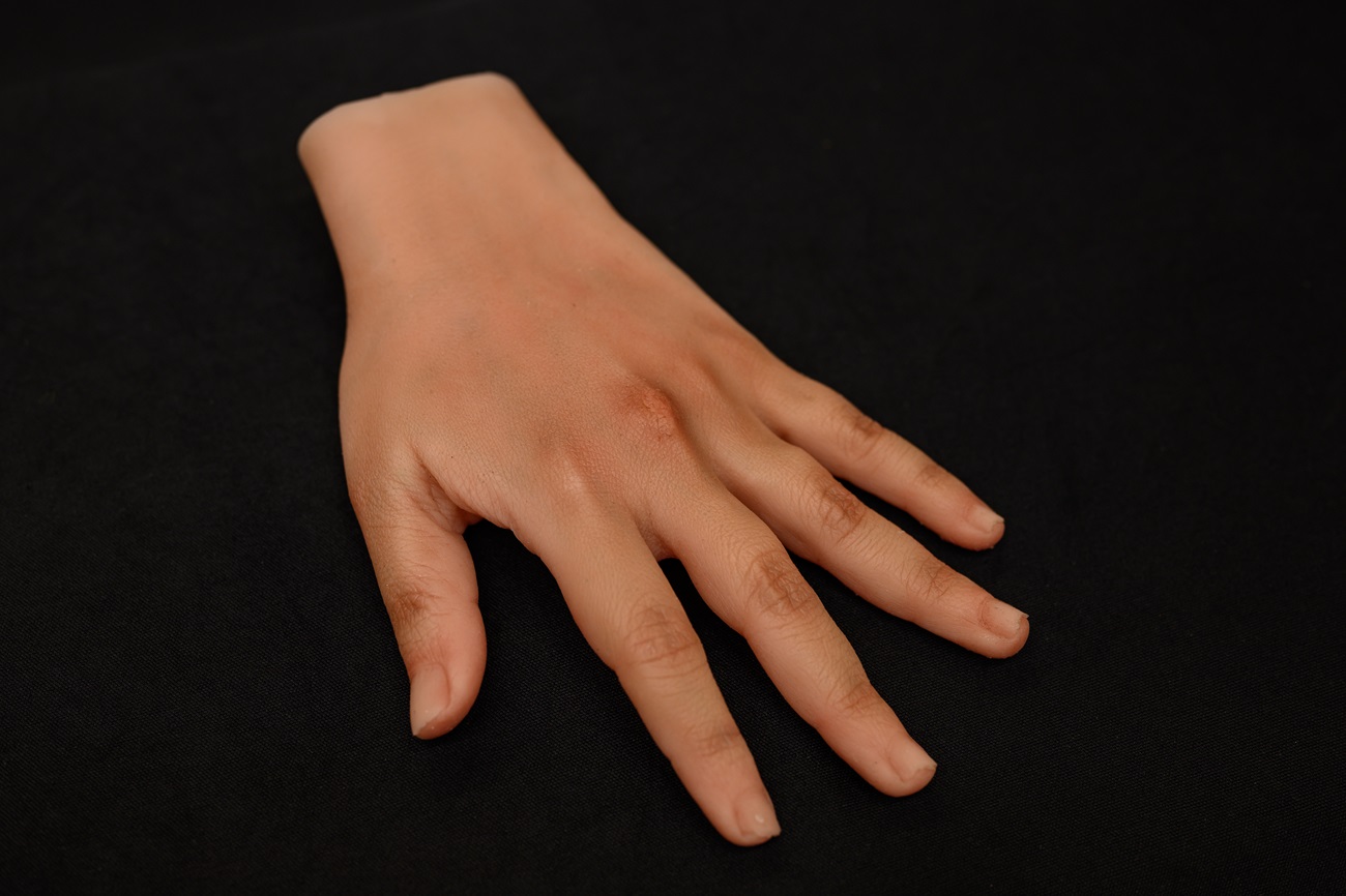 TVT Medical làm chủ được nguyên liệu silicone y tế trong nước - tin vui cho người khuyết tật muốn phục hình thẩm mỹ - TVT ban tay tham my2