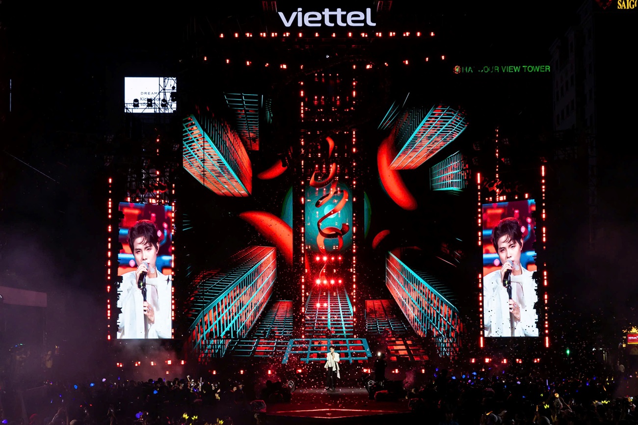 Đêm nhạc Y-Fest 2025: Mãn nhãn, cảm xúc, lập kỷ lục hơn 100.000 khán giả cùng hòa ca, kết nối mượt hai điểm cầu qua sóng 5G Viettel - VCT