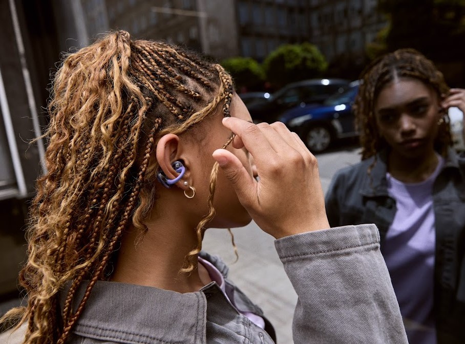 JBL ra mắt 3 dòng tai nghe mở, thời trang, âm thanh chất lượng, cho người năng động, cá tính 5 JBL ra mắt 3 dòng tai nghe mở, thời trang, âm thanh chất lượng, cho người năng động, cá tính - adfd