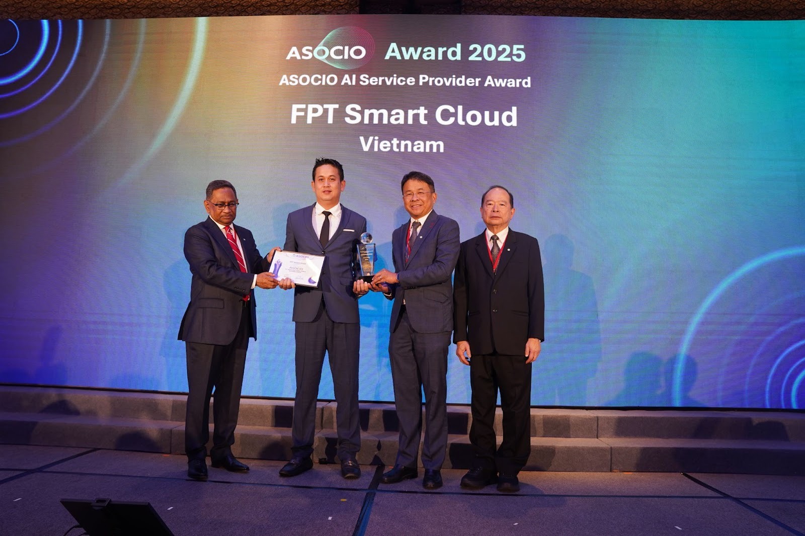 ASOCIO Awards 2025 vinh danh FPT: Nhà cung cấp dịch vụ công nghệ toàn cầu và Năng lực phát triển AI - image 25
