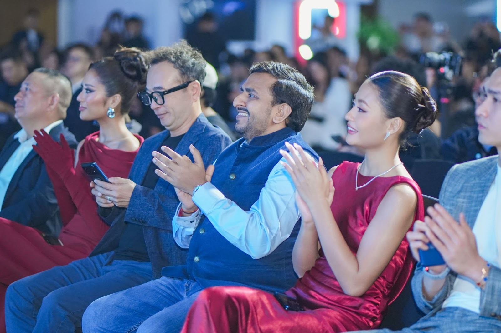 Motorola hào hứng tái xuất thị trường Việt Nam với 5 mẫu điện thoại từ giá phổ thông đến gập cao cấp 2 Motorola hào hứng tái xuất thị trường Việt Nam với 5 mẫu điện thoại từ giá phổ thông đến gập cao cấp - image 27