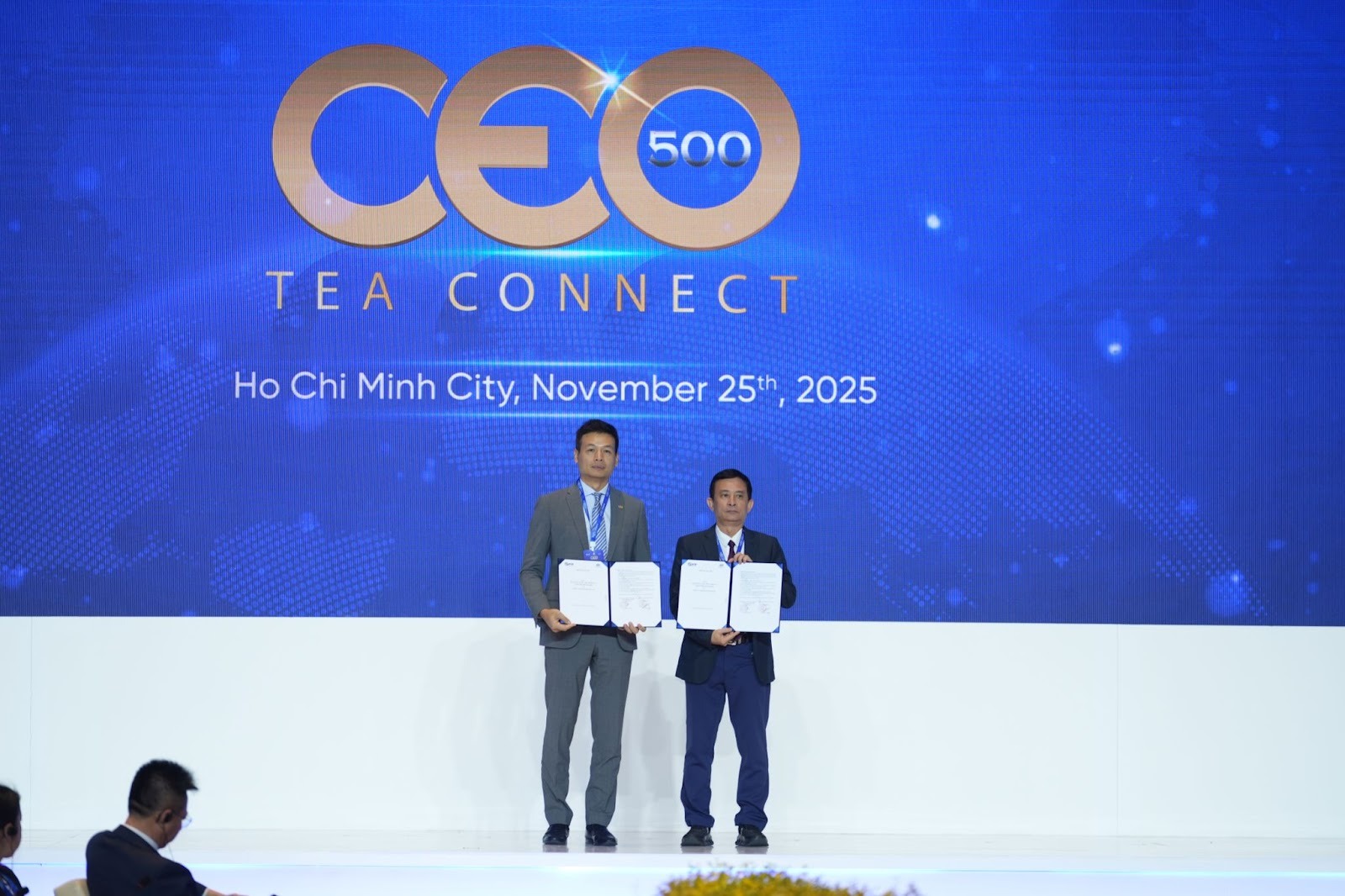 FPT, VinaCapital và Khu công nghệ cao TP.HCM ký hợp tác tại Diễn đàn Kinh tế mùa thu 2025 - image 90