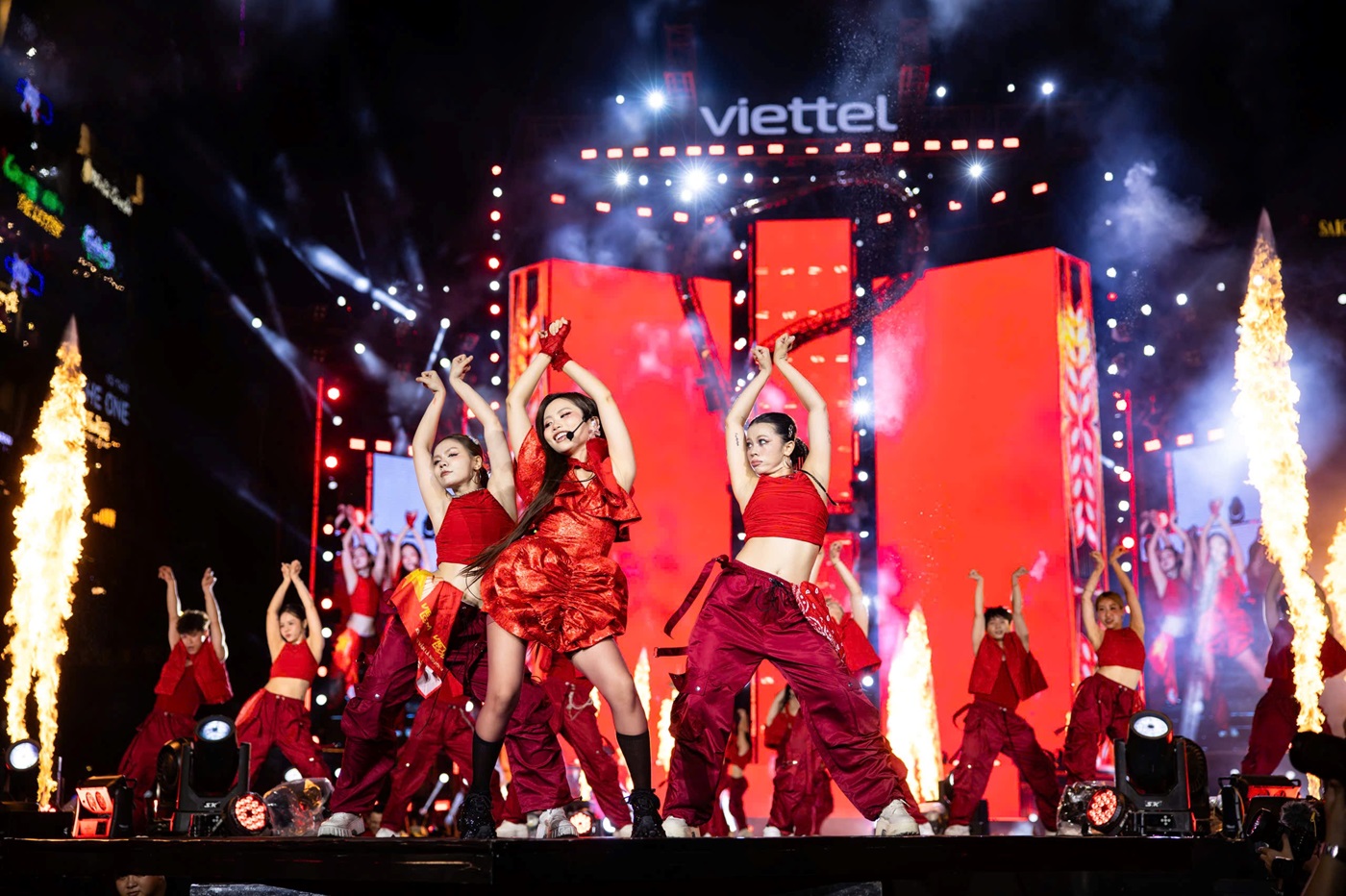 Đêm nhạc Y-Fest 2025: Mãn nhãn, cảm xúc, lập kỷ lục hơn 100.000 khán giả cùng hòa ca, kết nối mượt hai điểm cầu qua sóng 5G Viettel - pmc