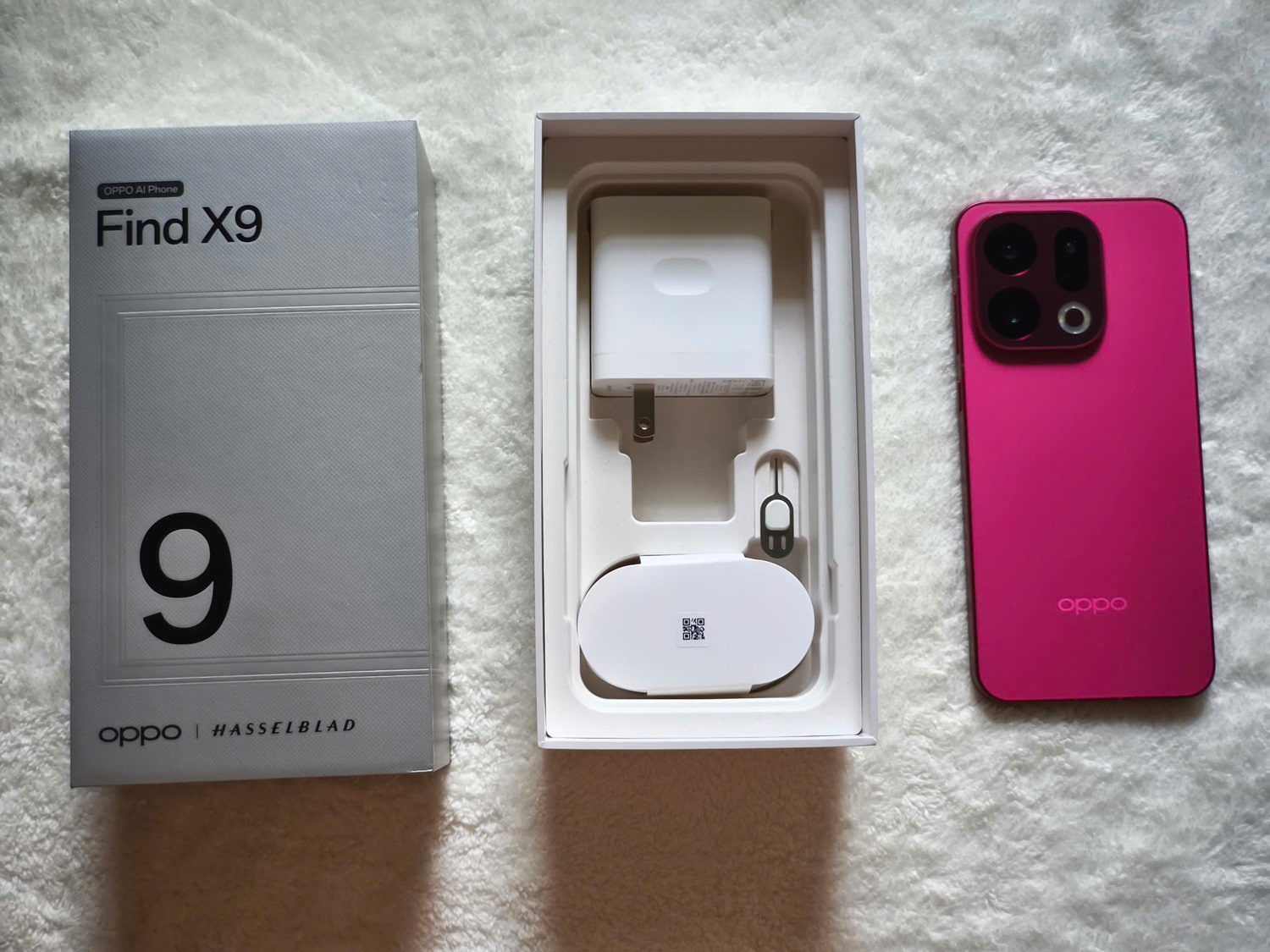 Trải nghiệm OPPO Find X9 màu Đỏ: Siêu phẩm nhiếp ảnh, cao thủ kết nối, thoải mái giao tiếp dù không biết ngoại ngữ - z7209592490045 ba1eb1eda5a49d6a15c28d215d574eac