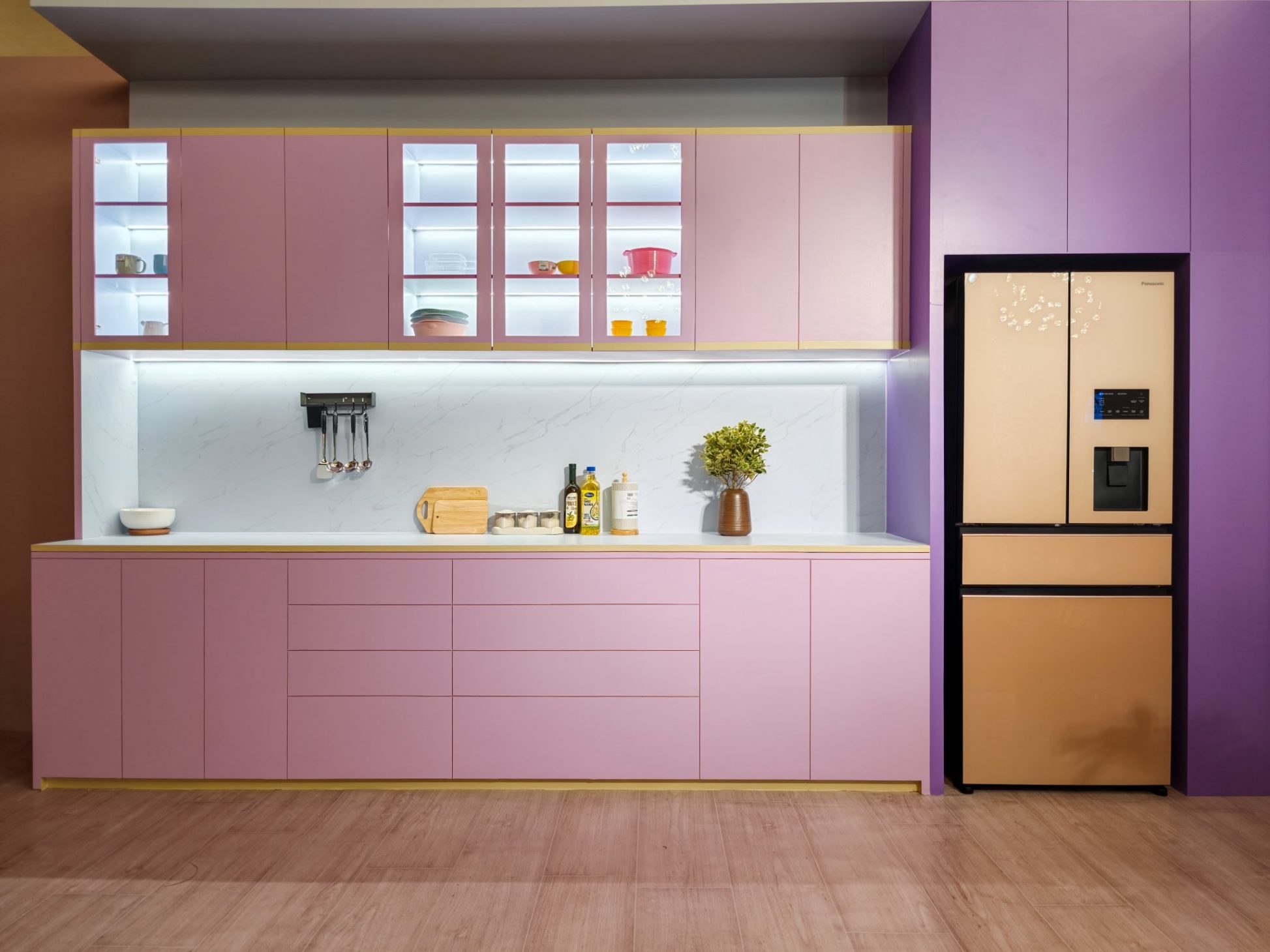 Loạt sản phẩm gia dụng, đặc biệt là tủ lạnh nhiều cánh của Panasonic, gây ấn tượng cho một gian bếp trong mơ - 591654620 25273380782290353 2527243646782156020 n