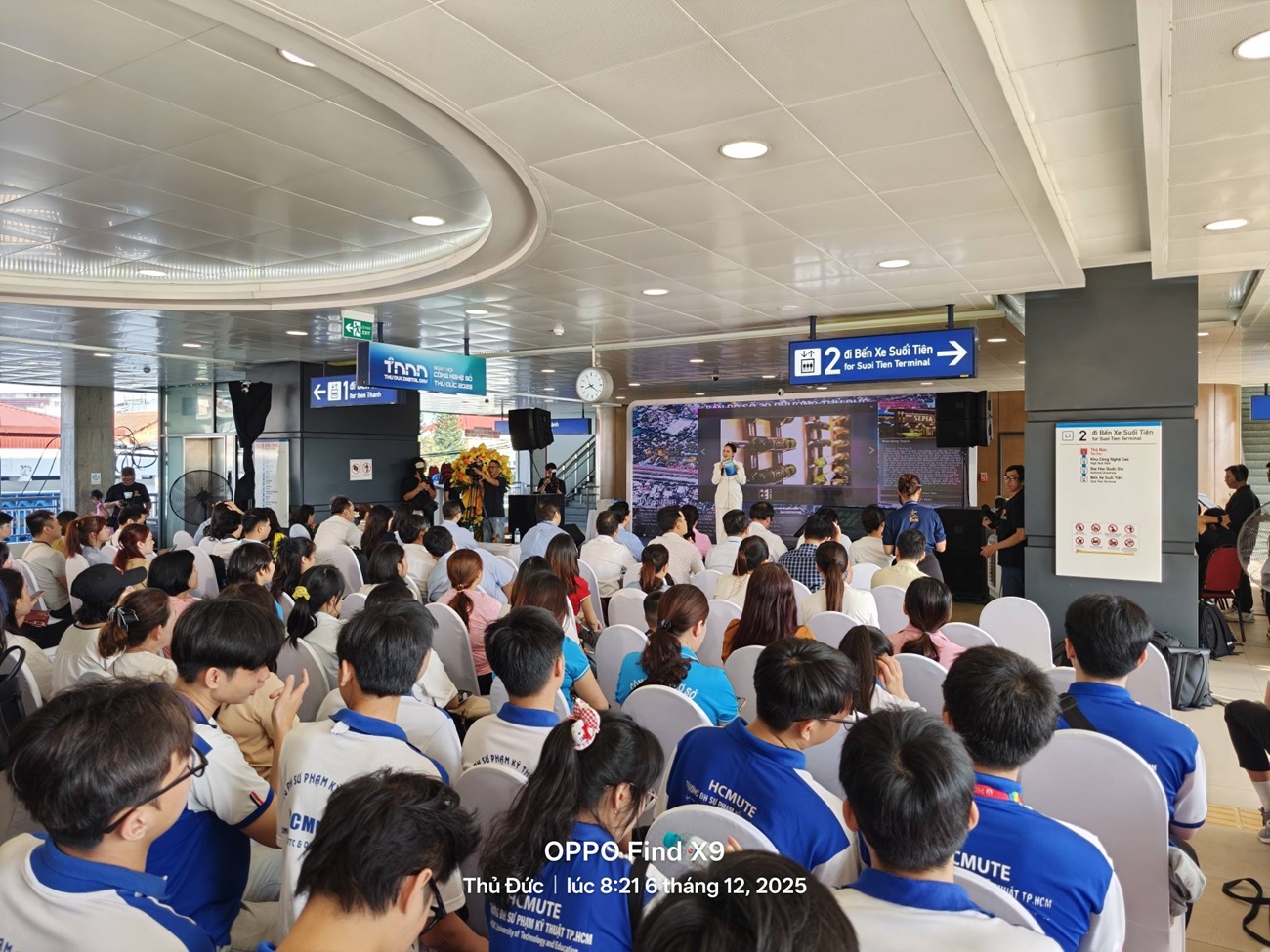 Độc đáo Ngày hội Công nghệ số Thủ Đức 2025 tổ chức ngay tại Ga Metro, khuyến khích người dân lên tàu đến tham quan - 594570978 10231675584133117 1031695259481028081 n