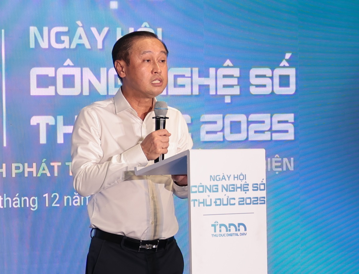 Độc đáo Ngày hội Công nghệ số Thủ Đức 2025 tổ chức ngay tại Ga Metro, khuyến khích người dân lên tàu đến tham quan - 8C0A6496