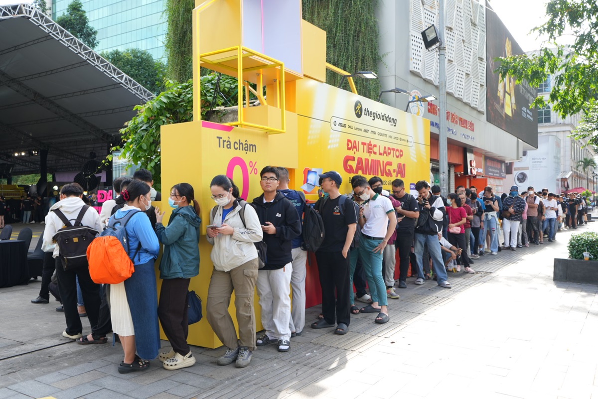 Thế Giới Di Động mở đại tiệc AI, ưu đãi giá loạt sản phẩm tại Nhà Văn hóa Thanh Niên - DSC01236