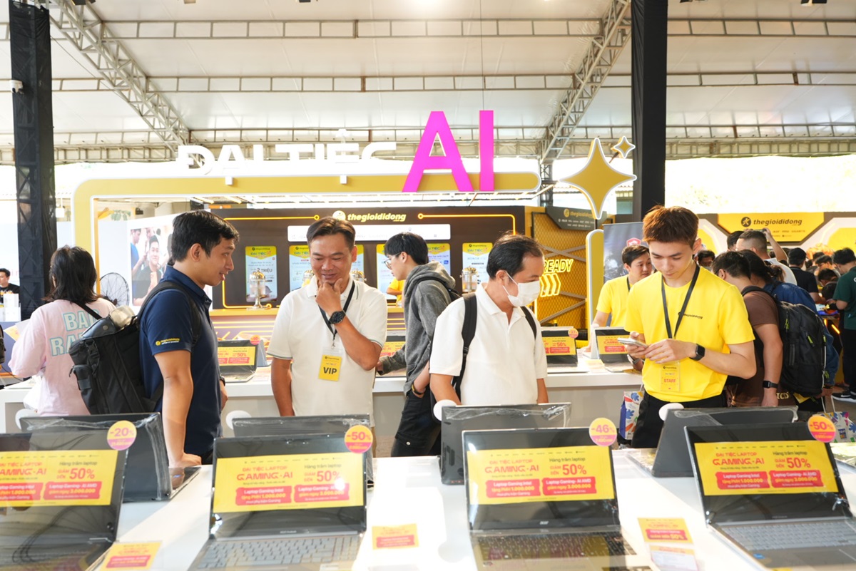 Thế Giới Di Động mở đại tiệc AI, ưu đãi giá loạt sản phẩm tại Nhà Văn hóa Thanh Niên - DSC01450