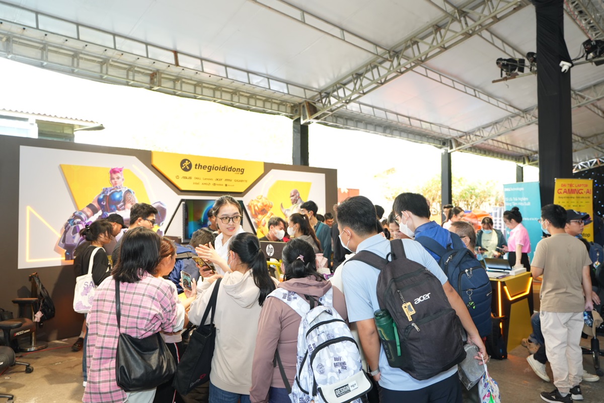 Thế Giới Di Động mở đại tiệc AI, ưu đãi giá loạt sản phẩm tại Nhà Văn hóa Thanh Niên - DSC01498