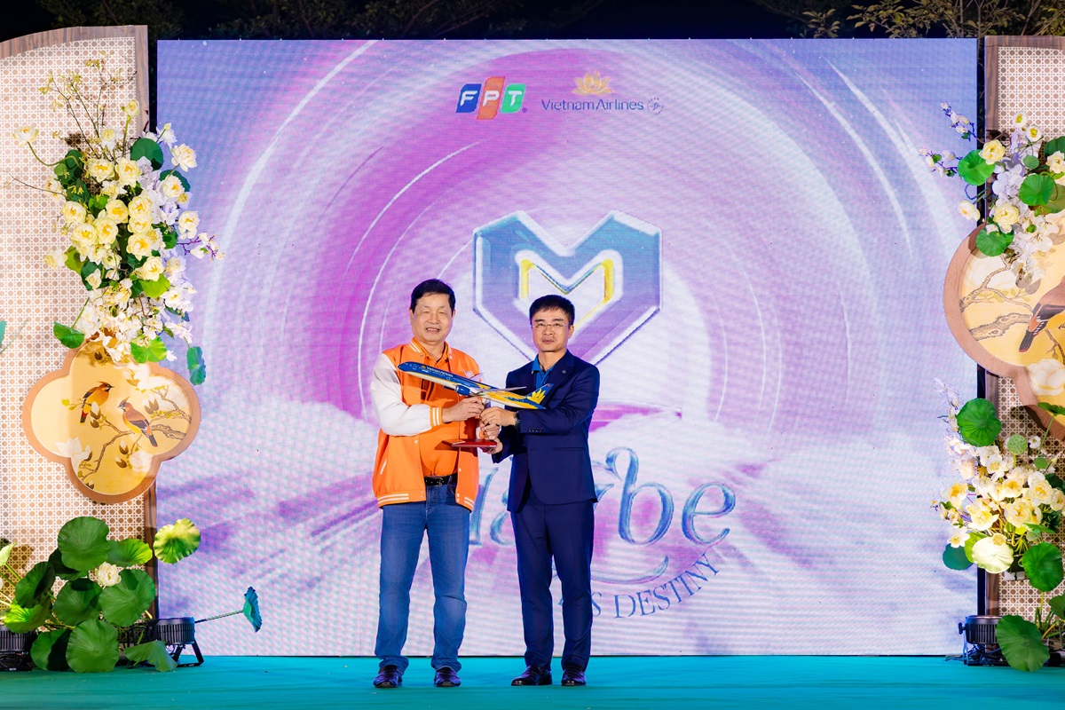 FPT và Vietnam Airlines bắt tay “kết đôi” cho nhân viên 2 FPT và Vietnam Airlines bắt tay “kết đôi” cho nhân viên - HISU1288