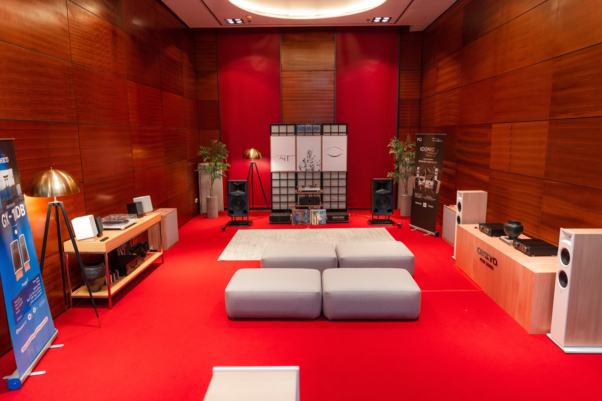 Phúc Giang trình diễn loạt thiết bị âm thanh tại AV Show 2025, thu hút khách thủ đô trải nghiệm 4 Phúc Giang trình diễn loạt thiết bị âm thanh tại AV Show 2025, thu hút khách thủ đô trải nghiệm - Phong trai nghiem ONKYO