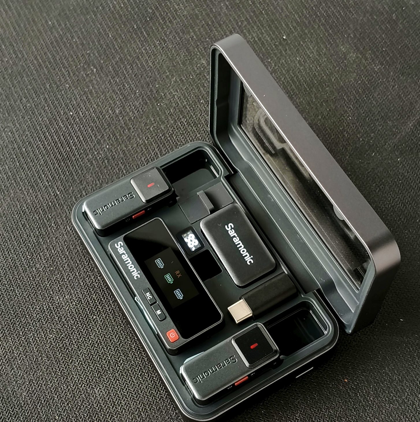 Saramonic Air: Bộ micro hiệu quả cho người mới bắt đầu làm sáng tạo nội dung số - Saramonic Air 20251221 160036