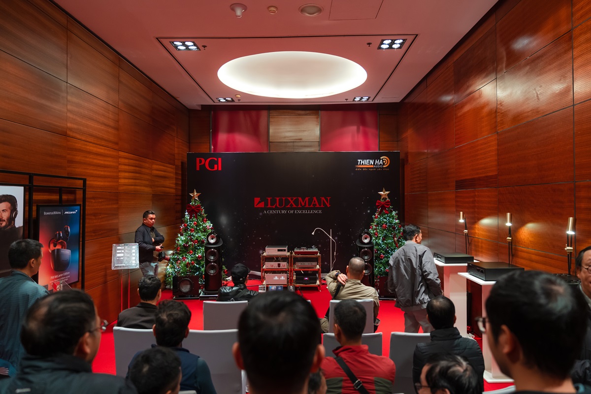Phúc Giang trình diễn loạt thiết bị âm thanh tại AV Show 2025, thu hút khách thủ đô trải nghiệm 8 Phúc Giang trình diễn loạt thiết bị âm thanh tại AV Show 2025, thu hút khách thủ đô trải nghiệm - Trinh dien Luxman thu hut nhieu khach tham quan
