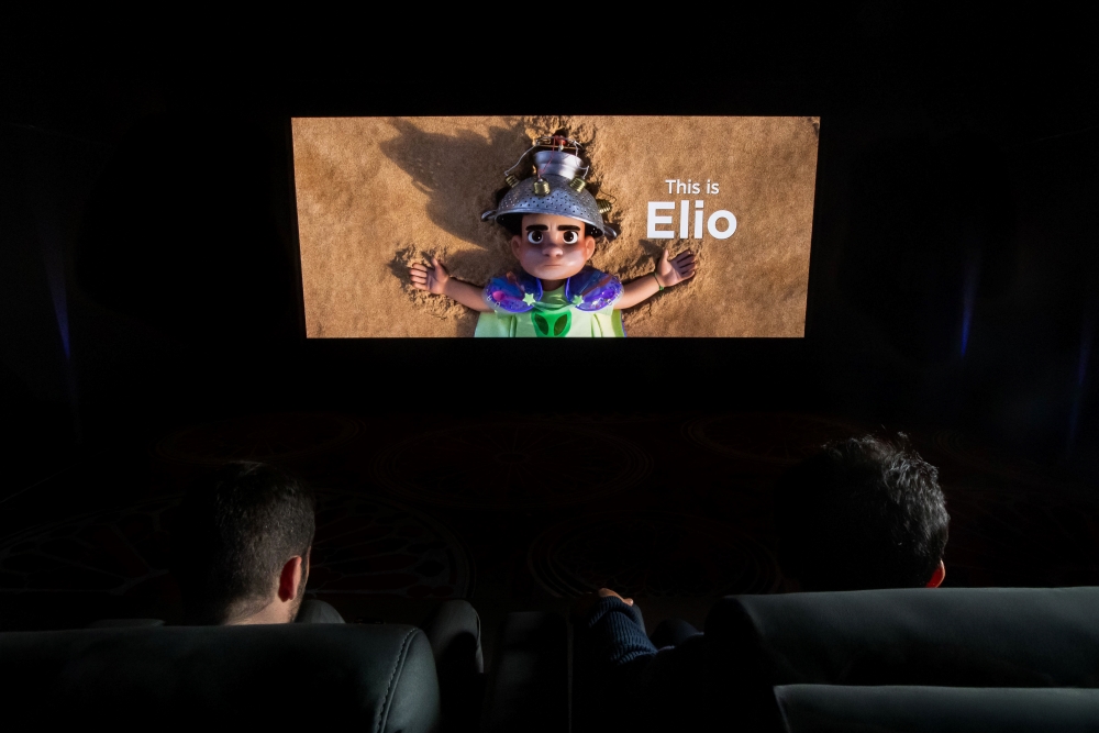 Vượt ra khỏi màn ảnh: màn hình Cinema LED Onyx thế hệ mới định hình rạp phim tương lai - image3 1