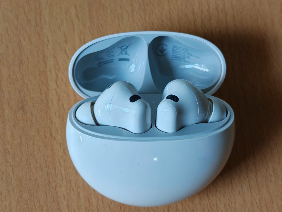 Tai nghe HUAWEI FreeBuds 7i, lựa chọn lý tưởng cho người trẻ muốn tận hưởng âm nhạc, không gian riêng biệt - z7287815869068 12676309d6b4ed1cca57d56c01be7184