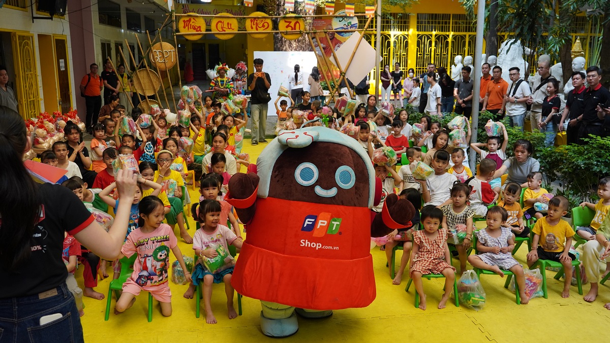 Mạng di động FPT mừng tuổi lên 2 bằng loạt hoạt động đầy tình nghĩa - 12 6