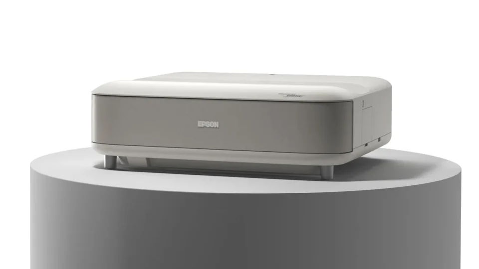 Epson ra mắt máy chiếu giải trí di động Lifestudio tích hợp loa nghe nhạc và đèn bàn - Epson LifeStudio Grand 1 960x540 1