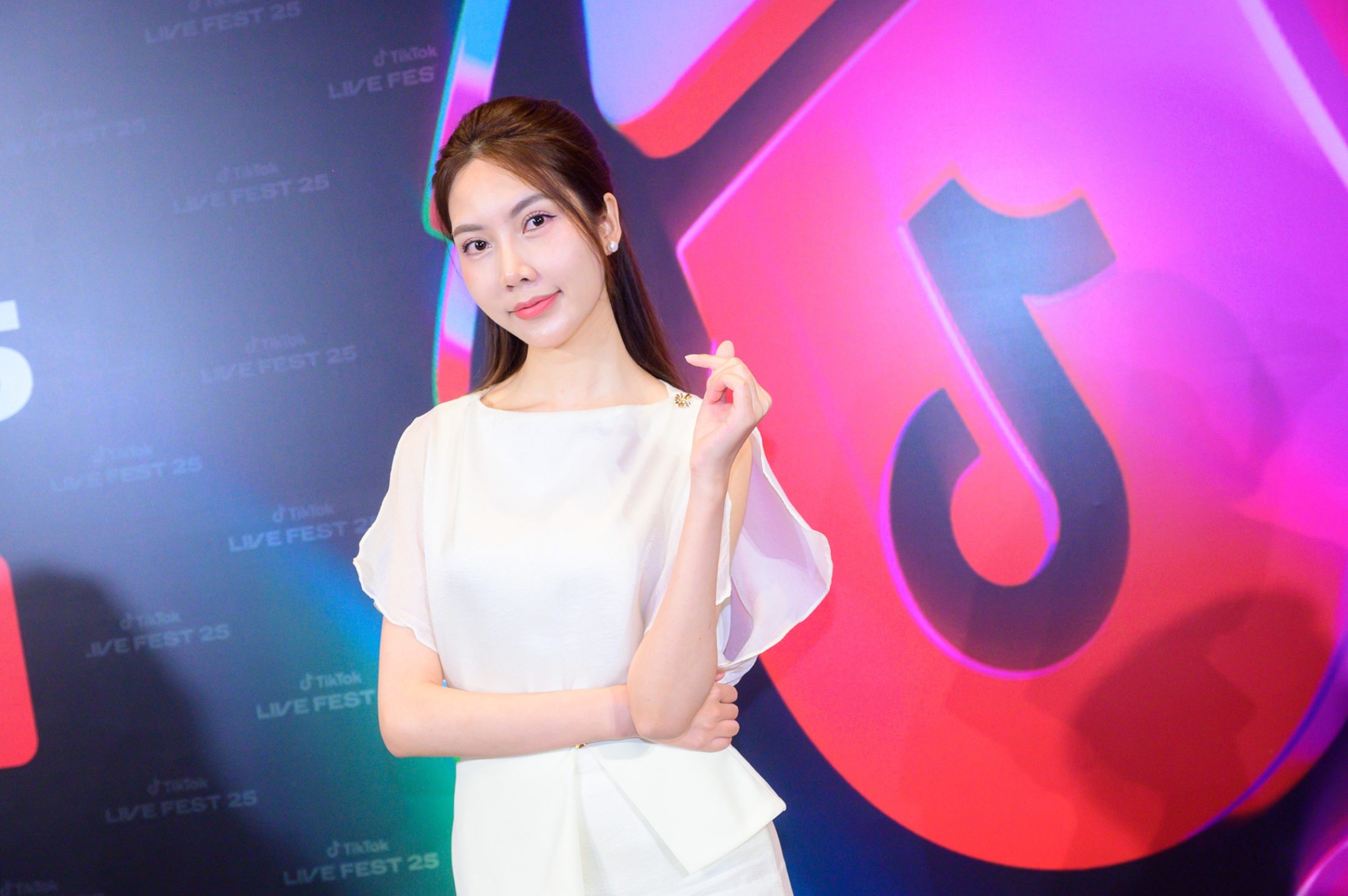 TikTok LIVE Fest 2025, tôn vinh sức mạnh cộng đồng - Nha sang tao noi dung LIVE Jasmine jasmineloveu520