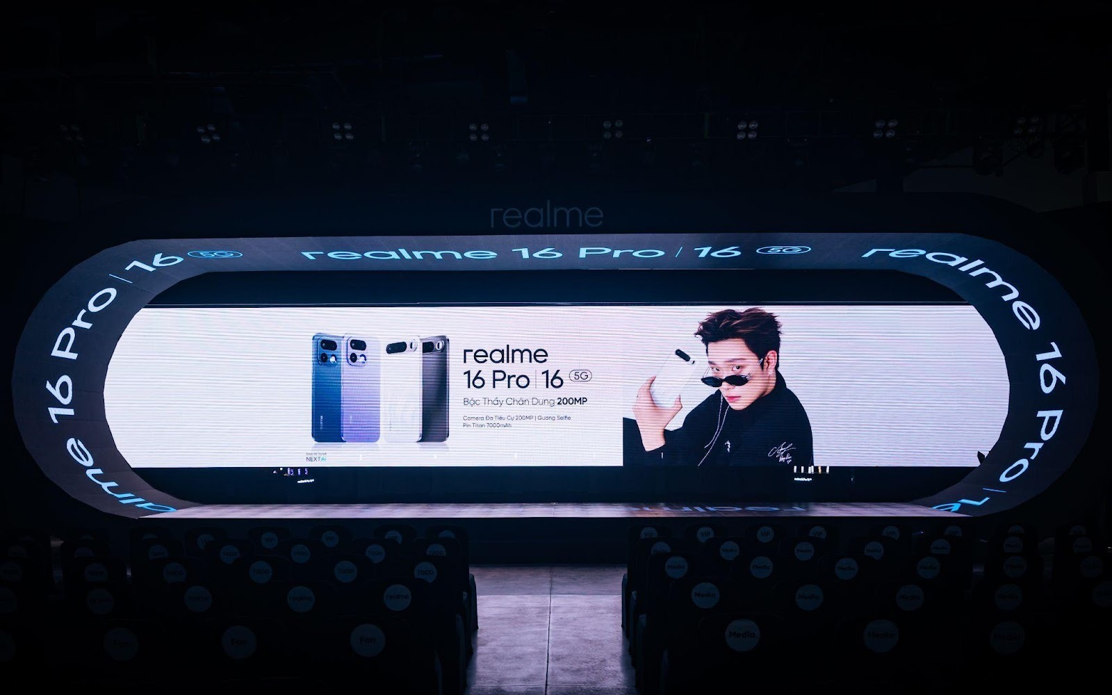 Ra mắt realme 16 Pro/5G: Camera đa tiêu cự 200MP, gương selfie, pin Titan 7000mAh, hoàn hảo chiến game 8 Ra mắt realme 16 Pro/5G: Camera đa tiêu cự 200MP, gương selfie, pin Titan 7000mAh, hoàn hảo chiến game - image 127