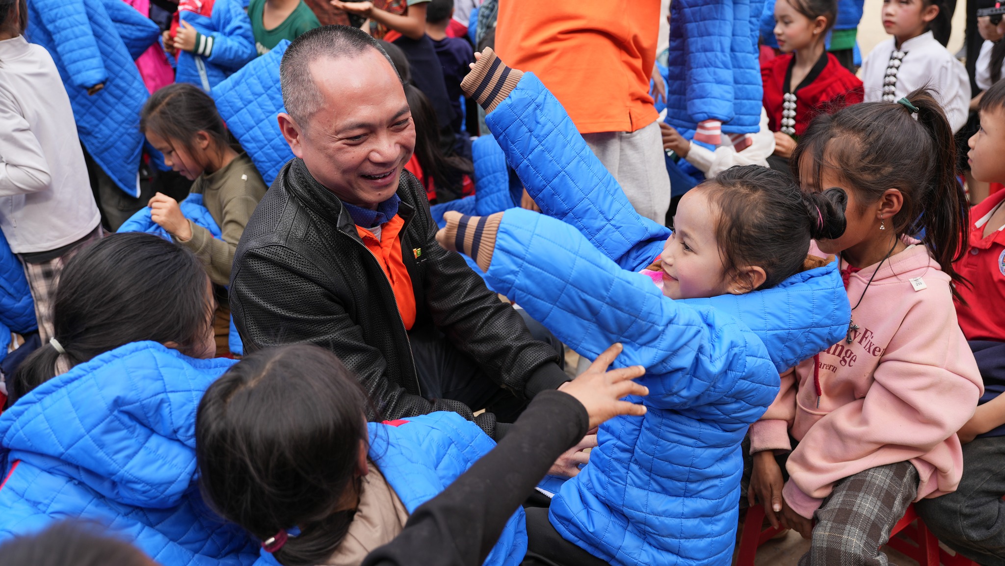 FPT Shop trao phòng học công nghệ cho học sinh vùng biên giới tỉnh Sơn La - 1 8