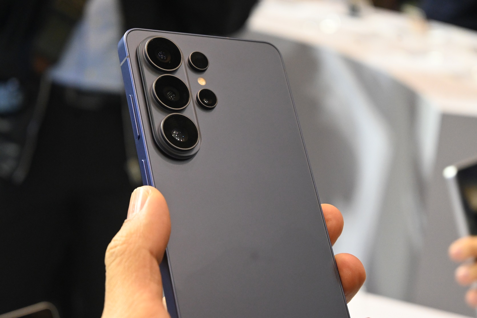 Galaxy S26 series -AI Phone thực sự, hữu dụng và đơn giản cho người dùng - DSC 5881