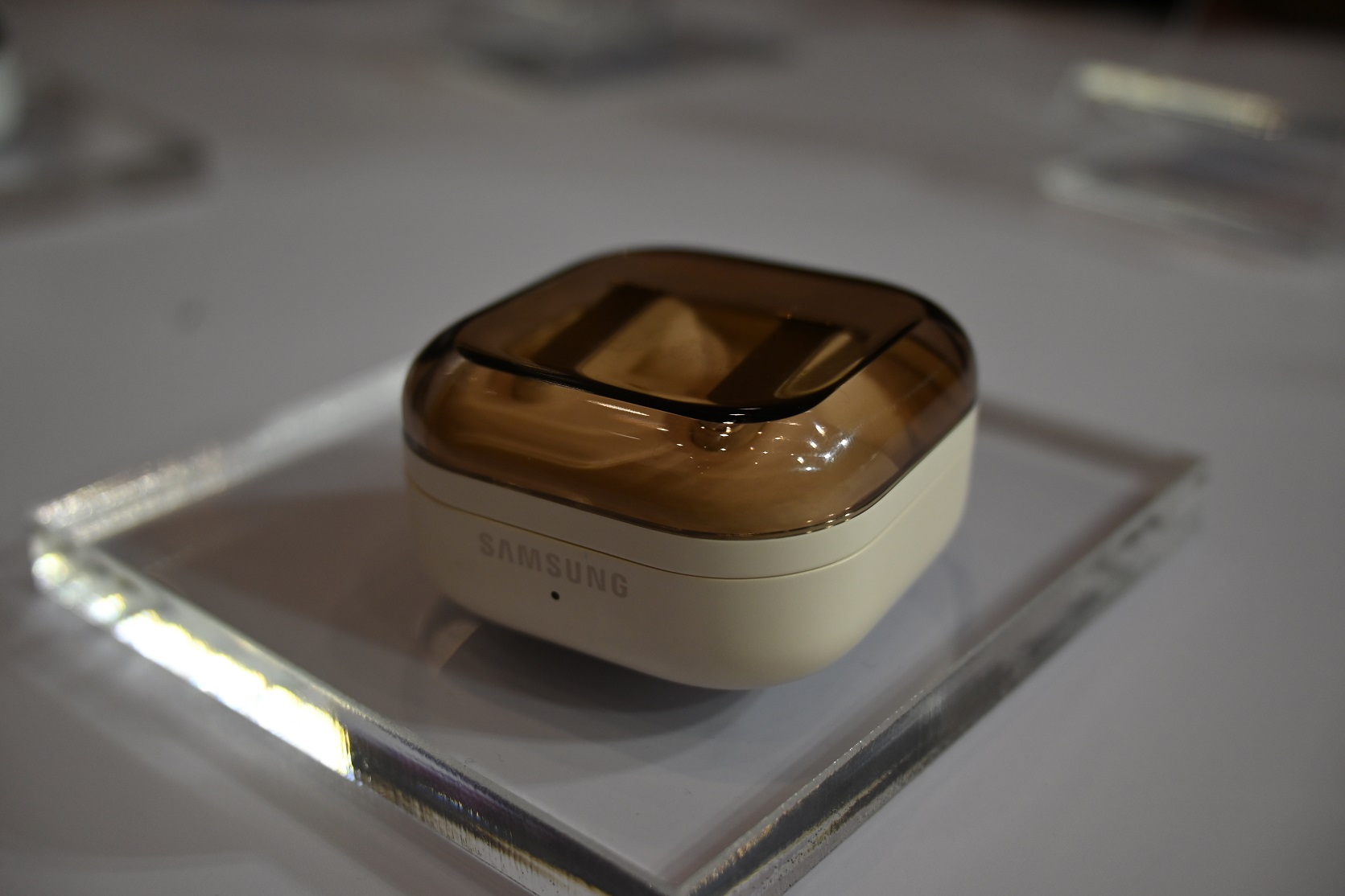 Tai nghe Galaxy Buds4 Series mới, chất âm Hi-Fi đa tầng, nhiều tính năng thông minh插图 Tai nghe Galaxy Buds4 Series mới, chất âm Hi-Fi đa tầng, nhiều tính năng thông minh插图