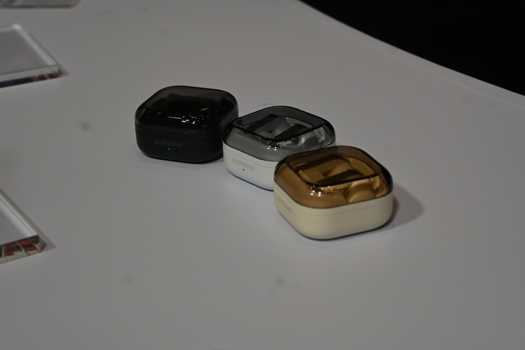 Tai nghe Galaxy Buds4 Series mới, chất âm Hi-Fi đa tầng, nhiều tính năng thông minh插图4 Tai nghe Galaxy Buds4 Series mới, chất âm Hi-Fi đa tầng, nhiều tính năng thông minh插图4