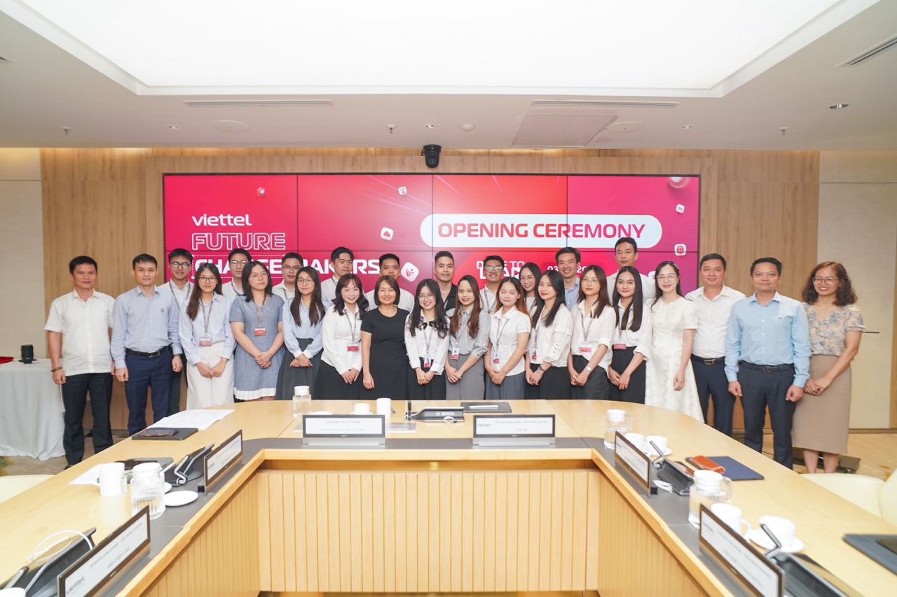 Viettel mở cổng tìm kiếm nhân sự và tài năng trẻ ở các lĩnh vực chiến lược - Viettel Future Changemakers phat trien doi ngu nhan su tre co tiem nang tro thanh cac nha quan ly