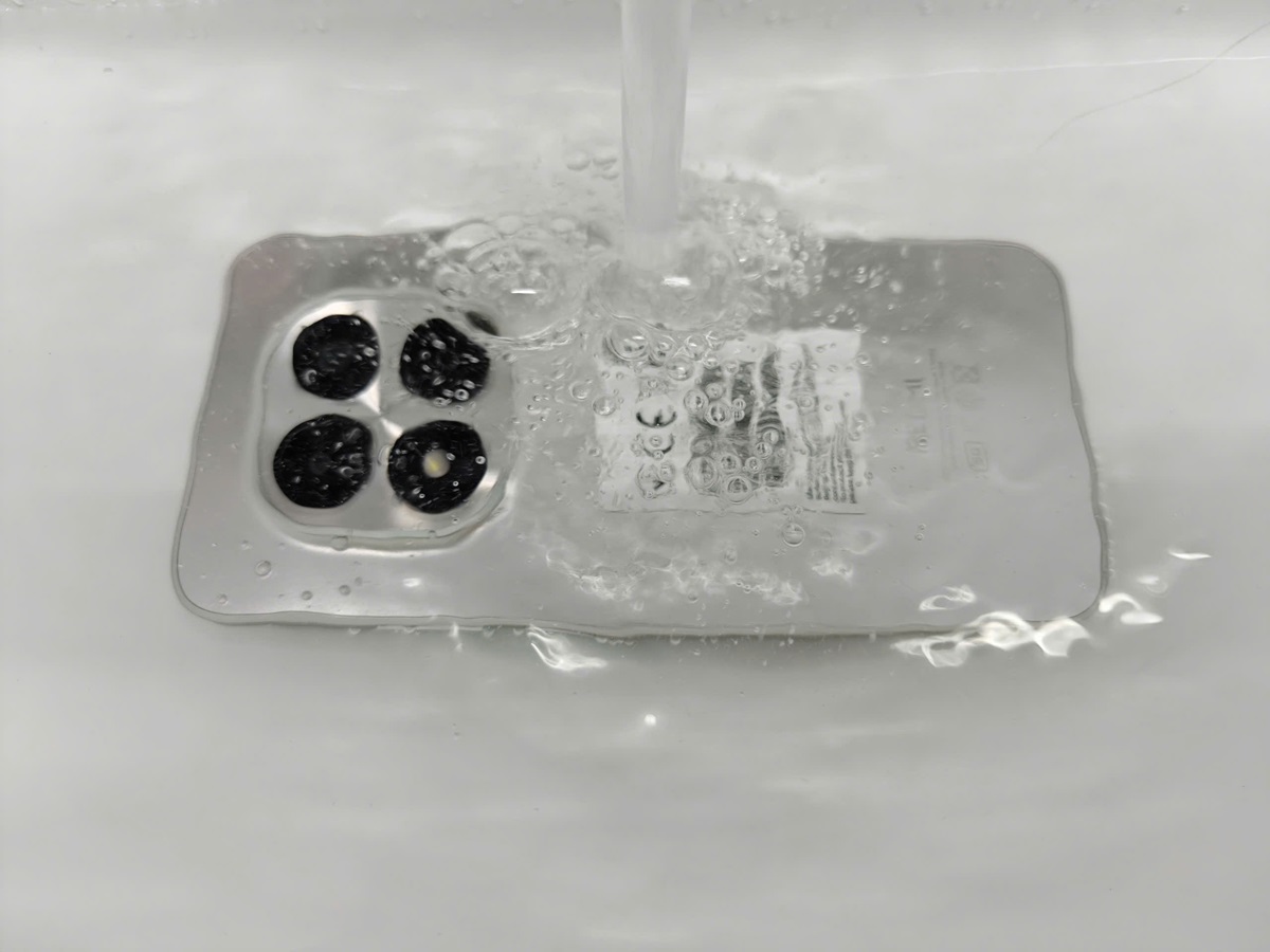 REDMI Note 15 Pro 5G: Camera 200MP chụp ảnh đẹp, quăng thả, xịt nước vẫn bình an vô sự - z7499689893846 5134aac1ba4be52c92d28d9860476607