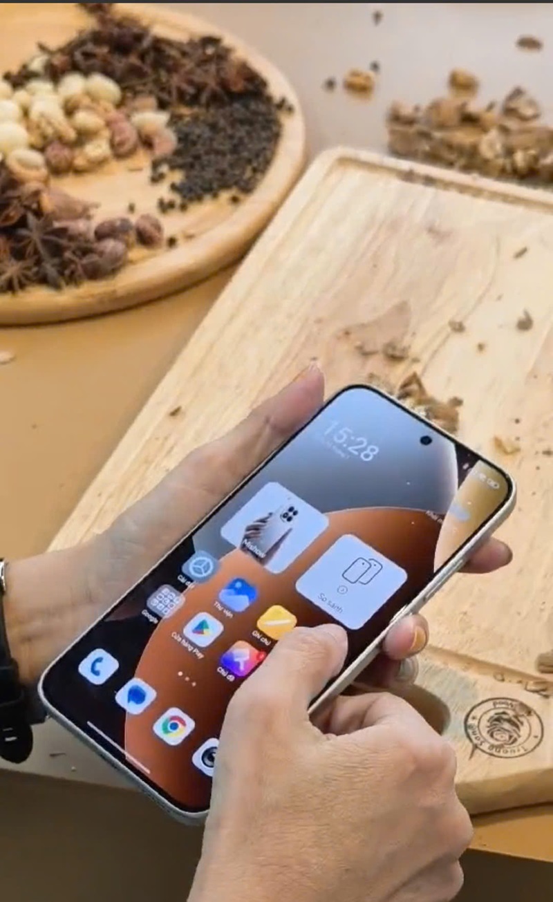 REDMI Note 15 Pro 5G: Camera 200MP chụp ảnh đẹp, quăng thả, xịt nước vẫn bình an vô sự - z7500438766415 1a3304b90e81b99b68ca3df92dfb4789