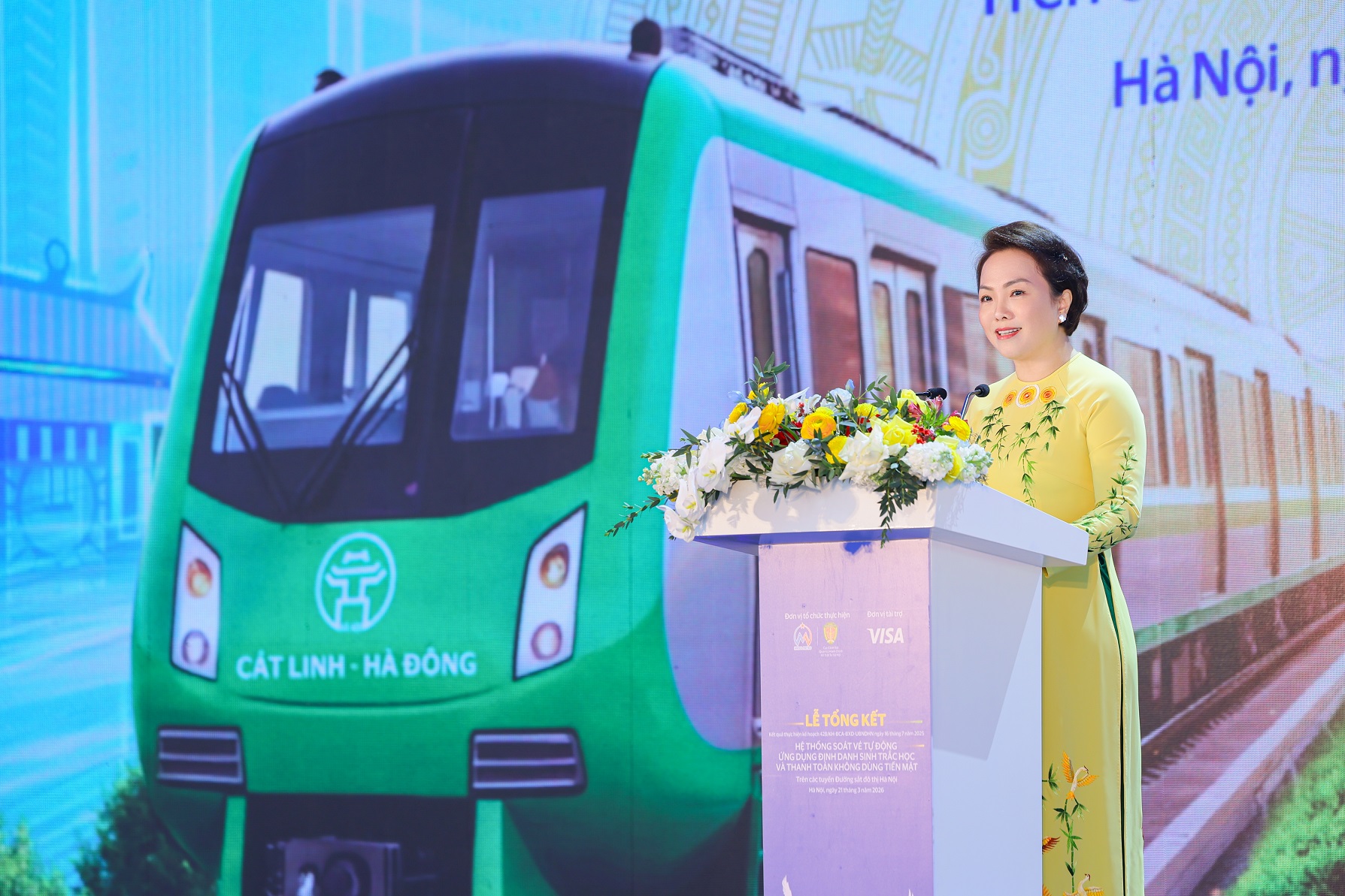 Visa và Hanoi Metro cho Thanh toán mở trên toàn mạng lưới metro Thủ đô - Bà Dặng Tuyết Dung Giám dốc Visa Việt Nam và Lào chia sẻ tại sự kiện 2